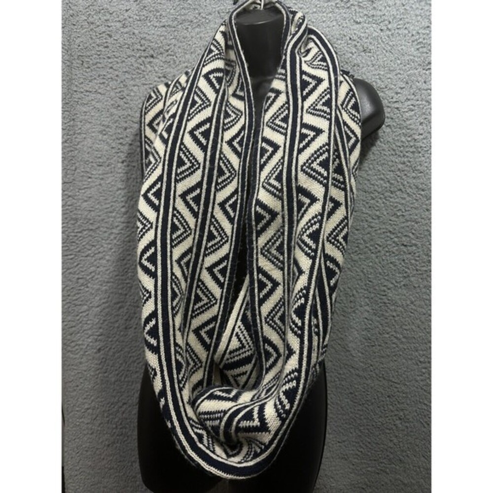 Berksha Aztec Print Blue Ivory Cream Soft Infinity Scarf